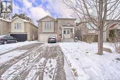 16 HILLVIEW DRIVE | Newmarket Ontario | Slide Image One