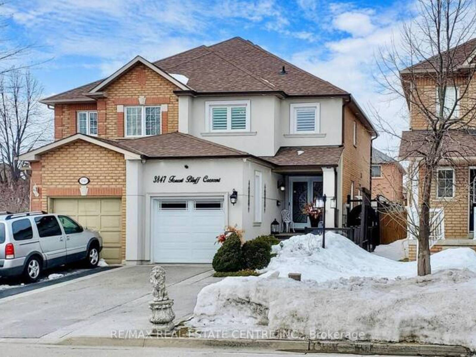 3847 FOREST BLUFF CRESCENT, Mississauga, Ontario L5N 7V1