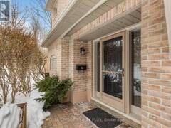 32 - 5490 GLEN ERIN DRIVE Mississauga Ontario, L5M 5R4