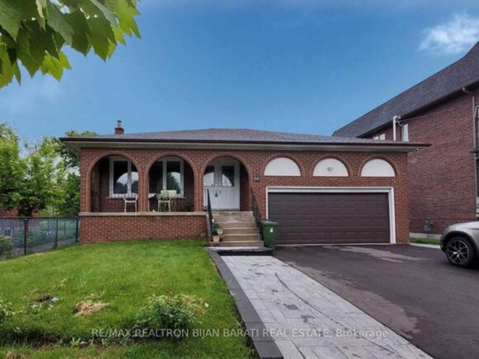 66 MOORE PARK AVENUE, Toronto, Ontario M2M 1M9