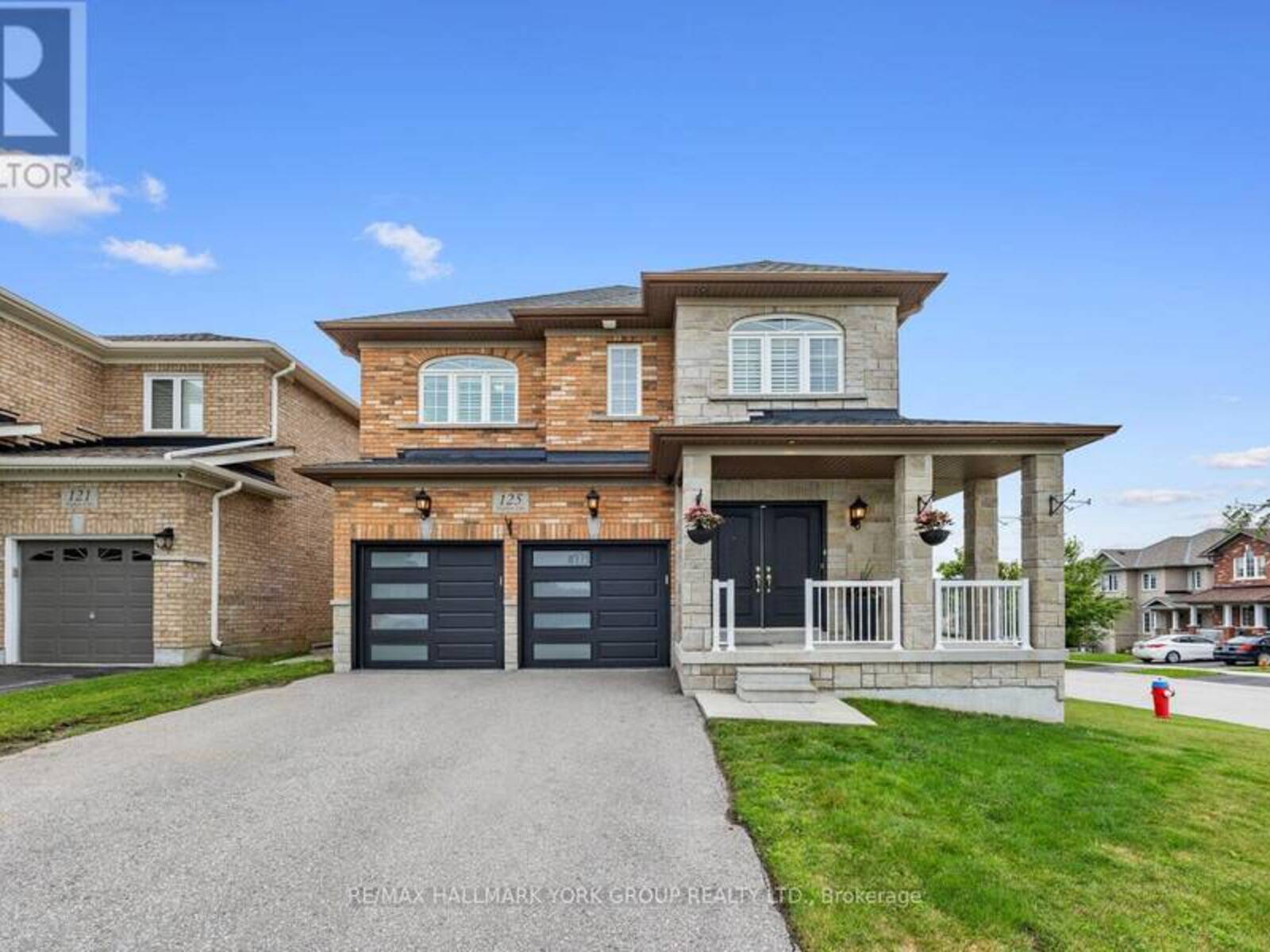 125 HOPKINS CRESCENT, Bradford West Gwillimbury, Ontario L3Z 2A4