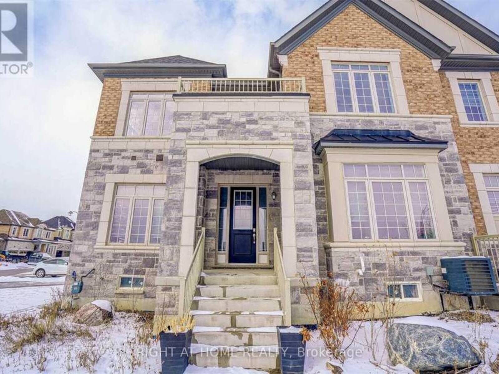 123 MITCHELL PLACE, Newmarket, Ontario L3Y 0E2