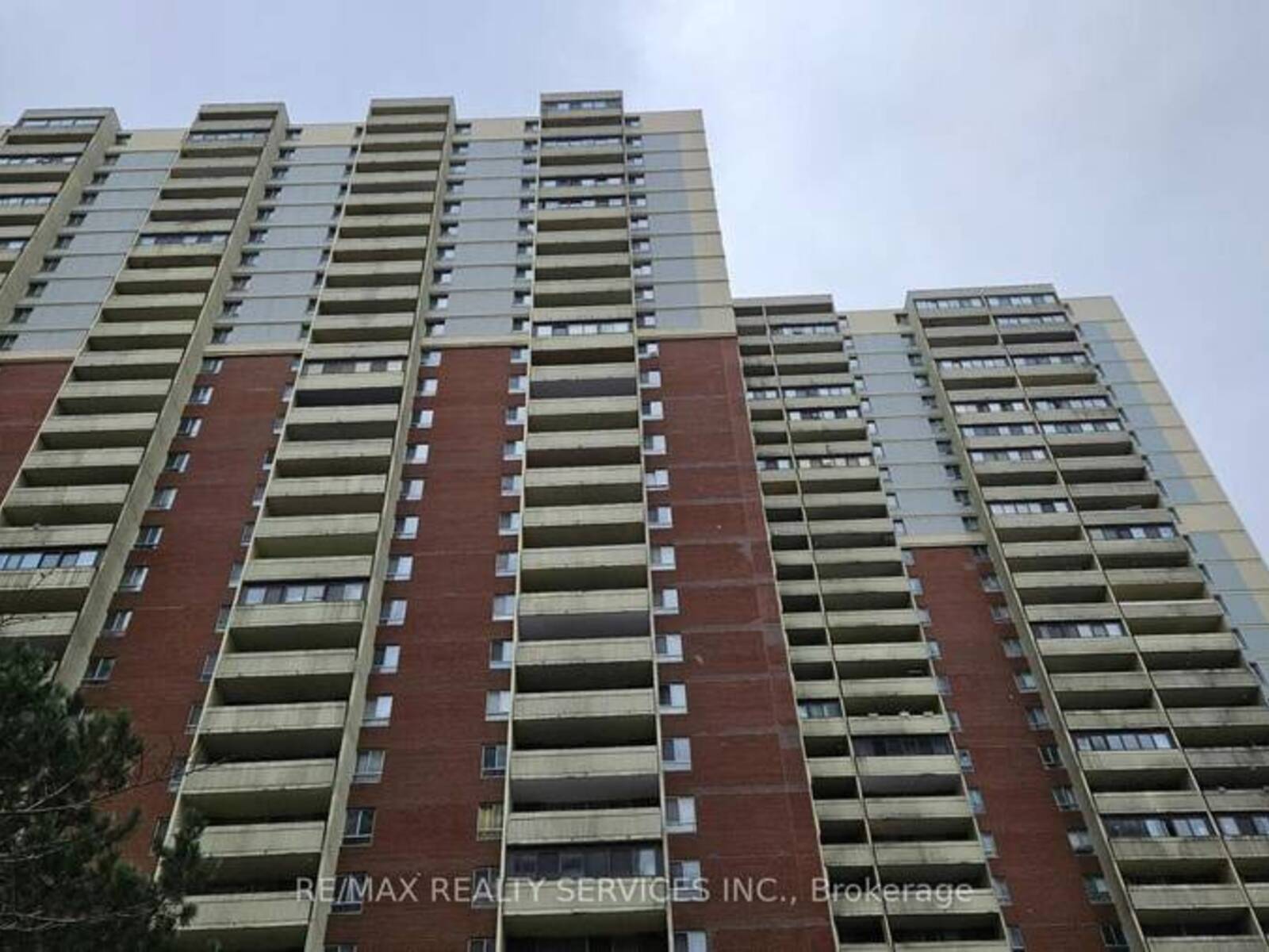 207 - 1 MASSEY SQUARE, Toronto, Ontario M4C 5L4