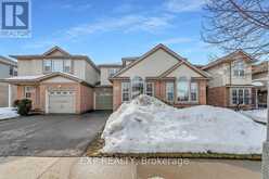 695 ZERMATT DRIVE | Waterloo Ontario | Slide Image Three