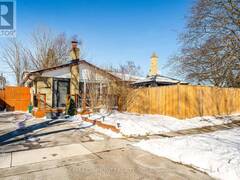 506 LANARK DRIVE Oshawa Ontario, L1J 6H7