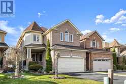 124 RUSHBROOK DRIVE | Newmarket Ontario | Slide Image Three