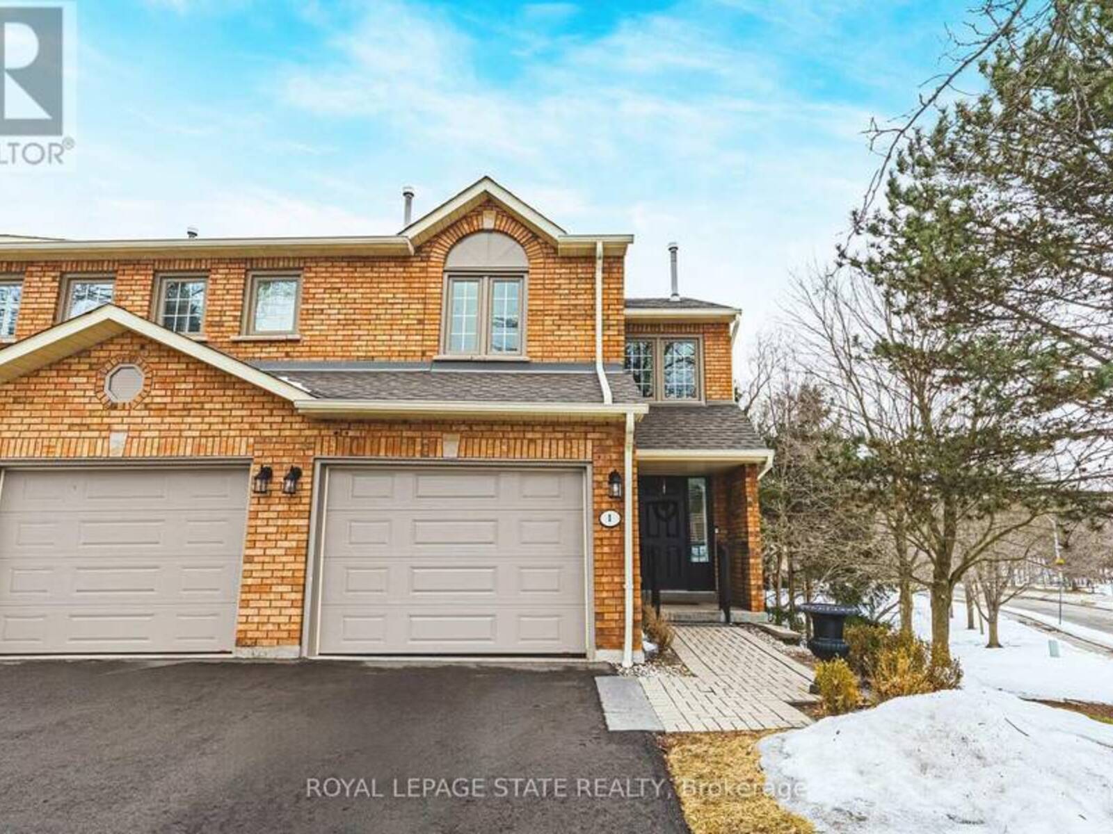 1 - 14 HUNTINGWOOD AVENUE, Dundas, Ontario L9H 6X3