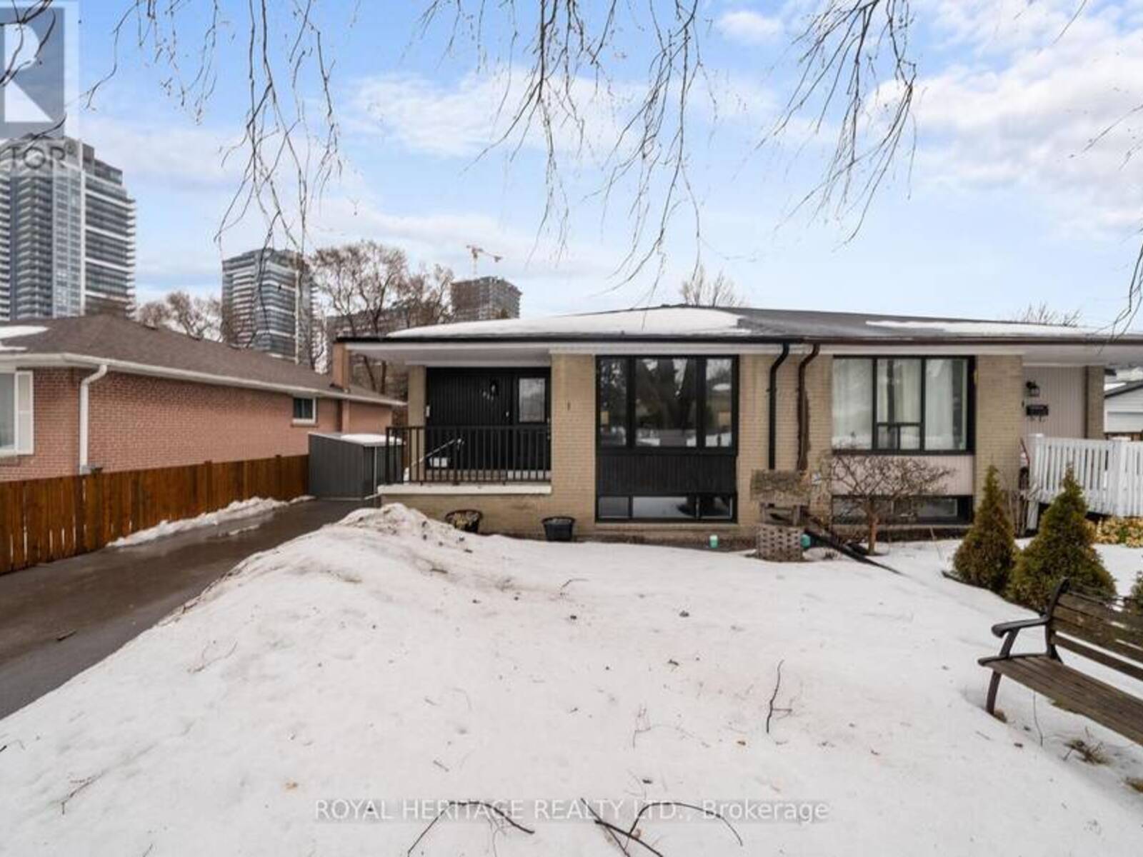 921 KROSNO BOULEVARD, Pickering, Ontario L1W 1H5