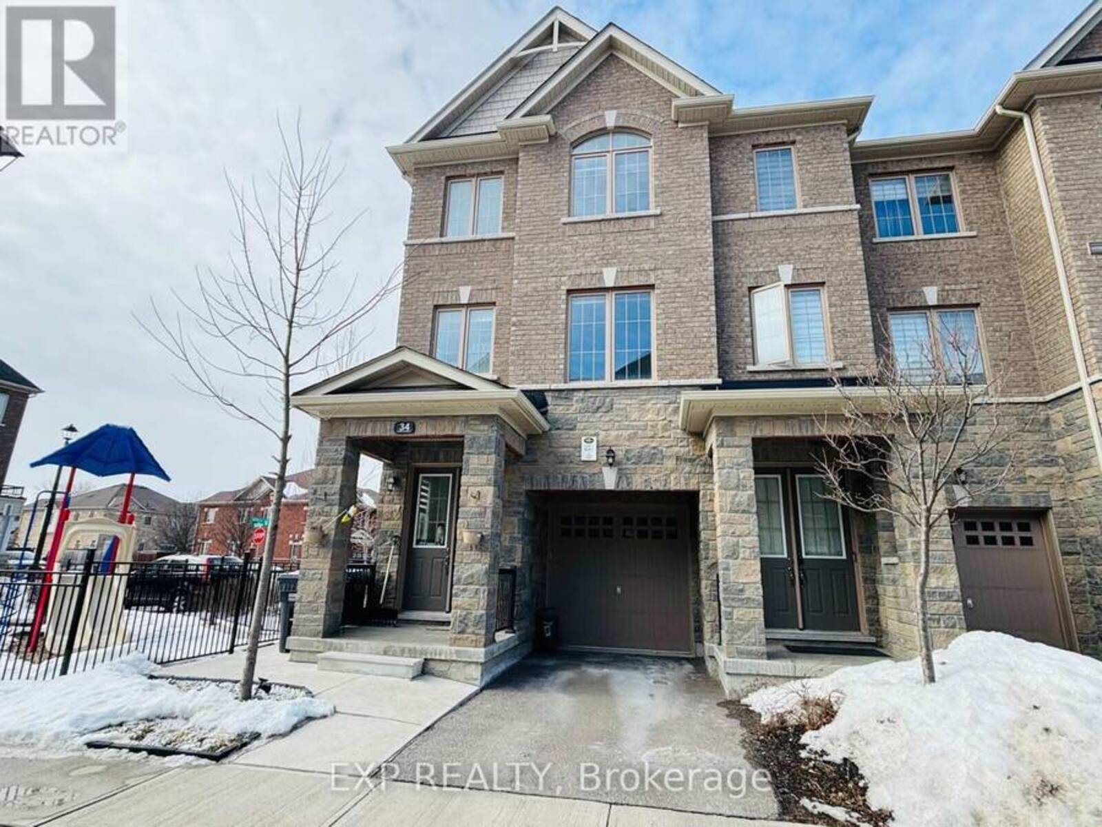 34 FAYE STREET, Brampton, Ontario L6P 4M9