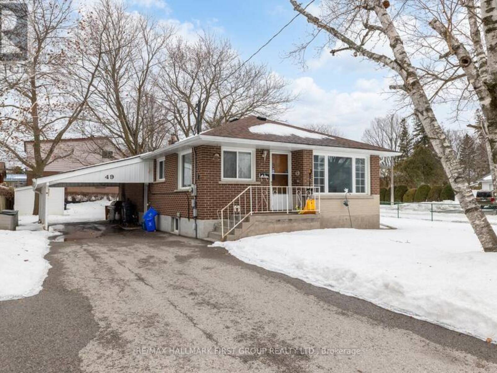 49 BEATRICE STREET W, Oshawa, Ontario L1G 3M6