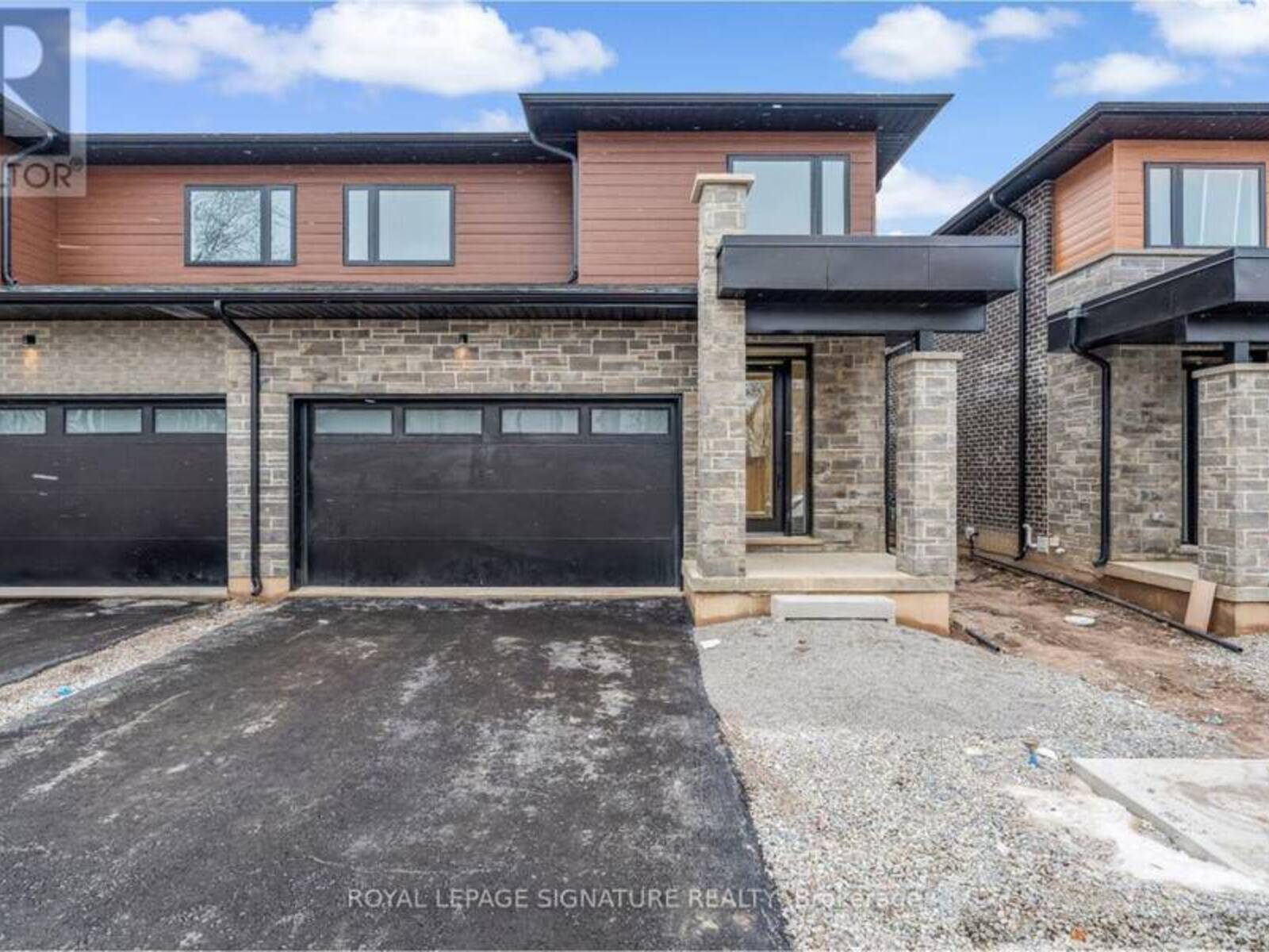 7 - 2154 WALKERS LINE, Burlington, Ontario L7M 3R9