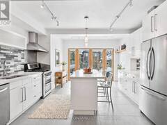 32 MONARCH PARK AVENUE Toronto Ontario, M4J 4P8