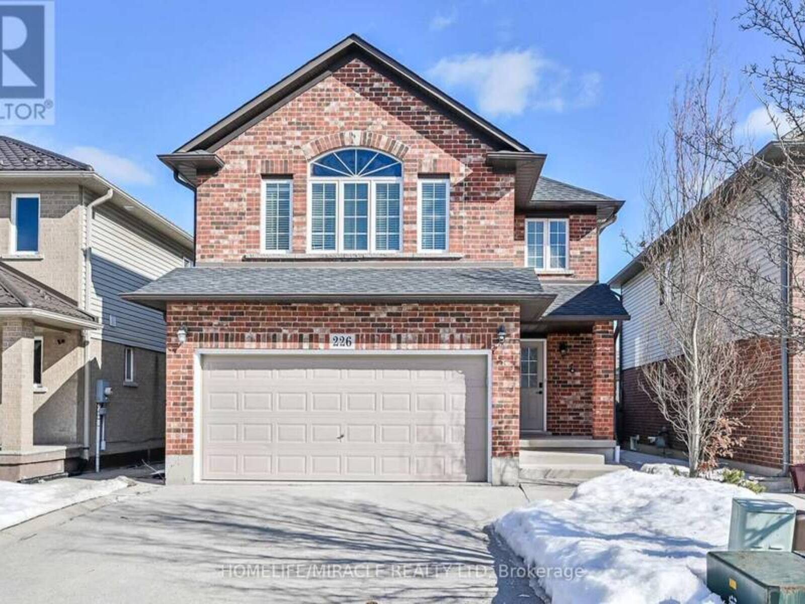 226 SPRING VALLEY CRESCENT E, Hamilton, Ontario L9C 0B4