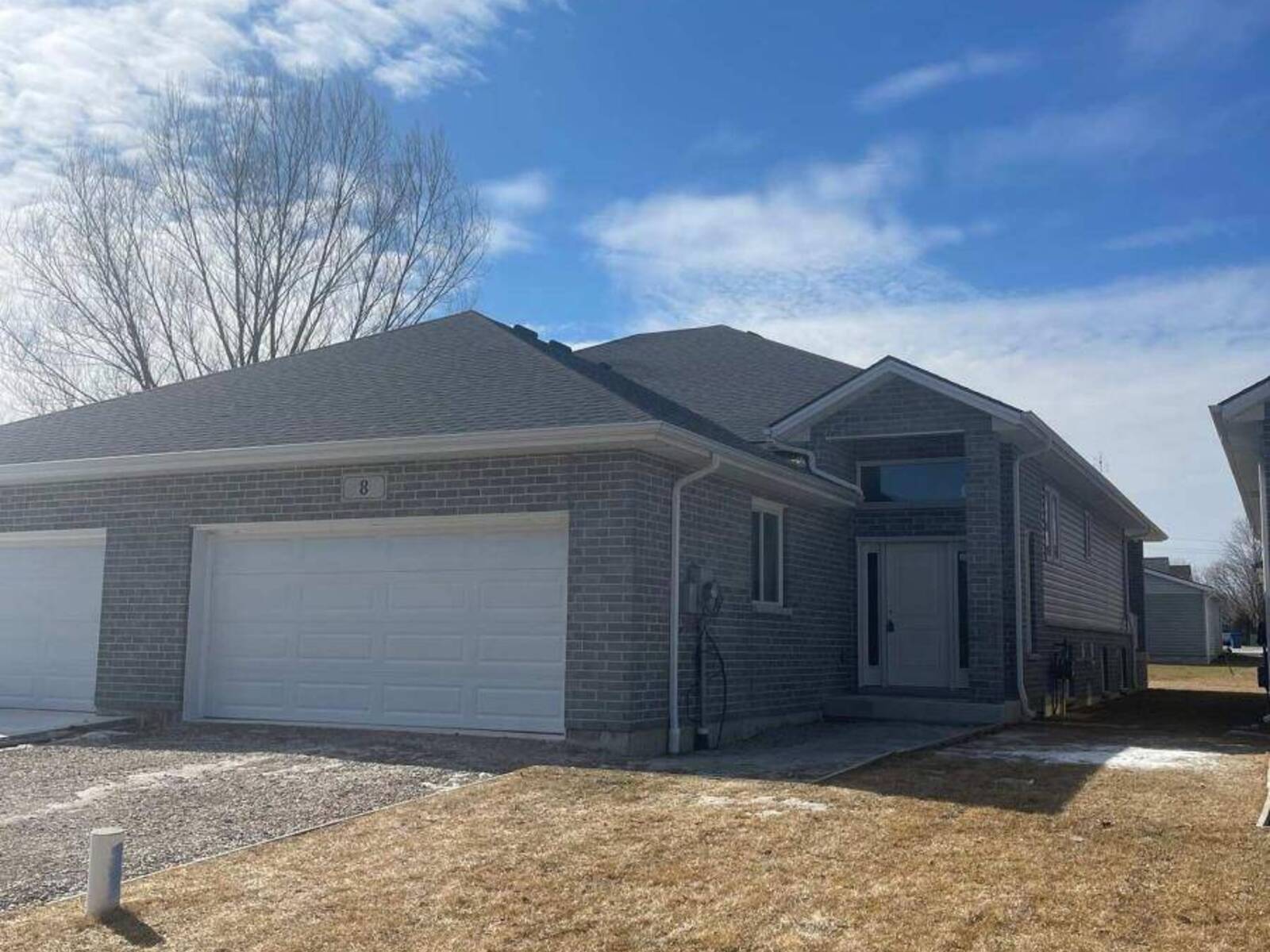 8 YELLOW BRIDGE CRESCENT, Wheatley, Ontario N0P 2P0