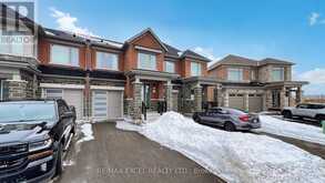 31 FLOWER GARDEN TRAIL | Whitchurch-Stouffville Ontario | Slide Image Two