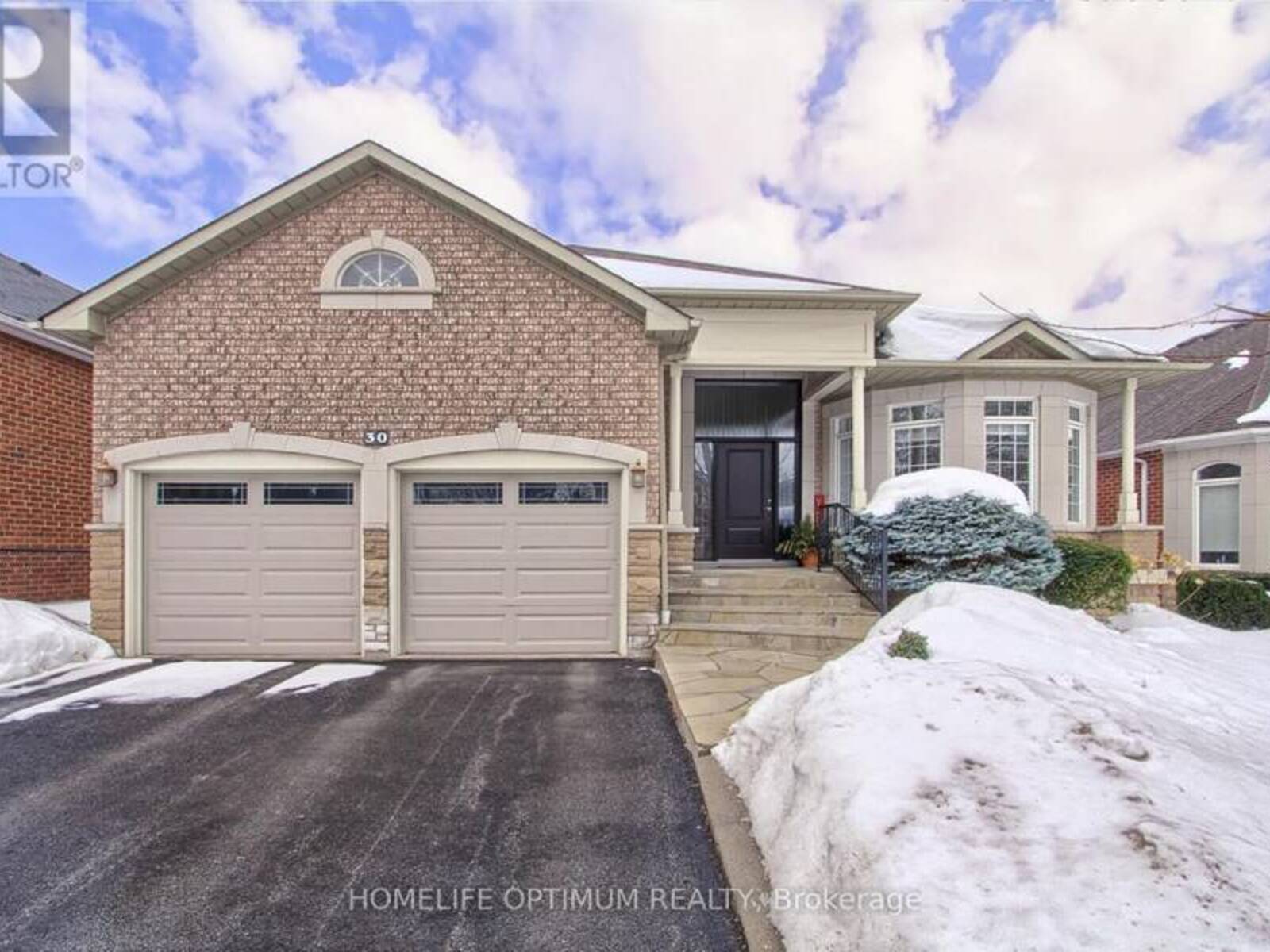 30 BENVILLE CRESCENT E, Aurora, Ontario L4G 7K3