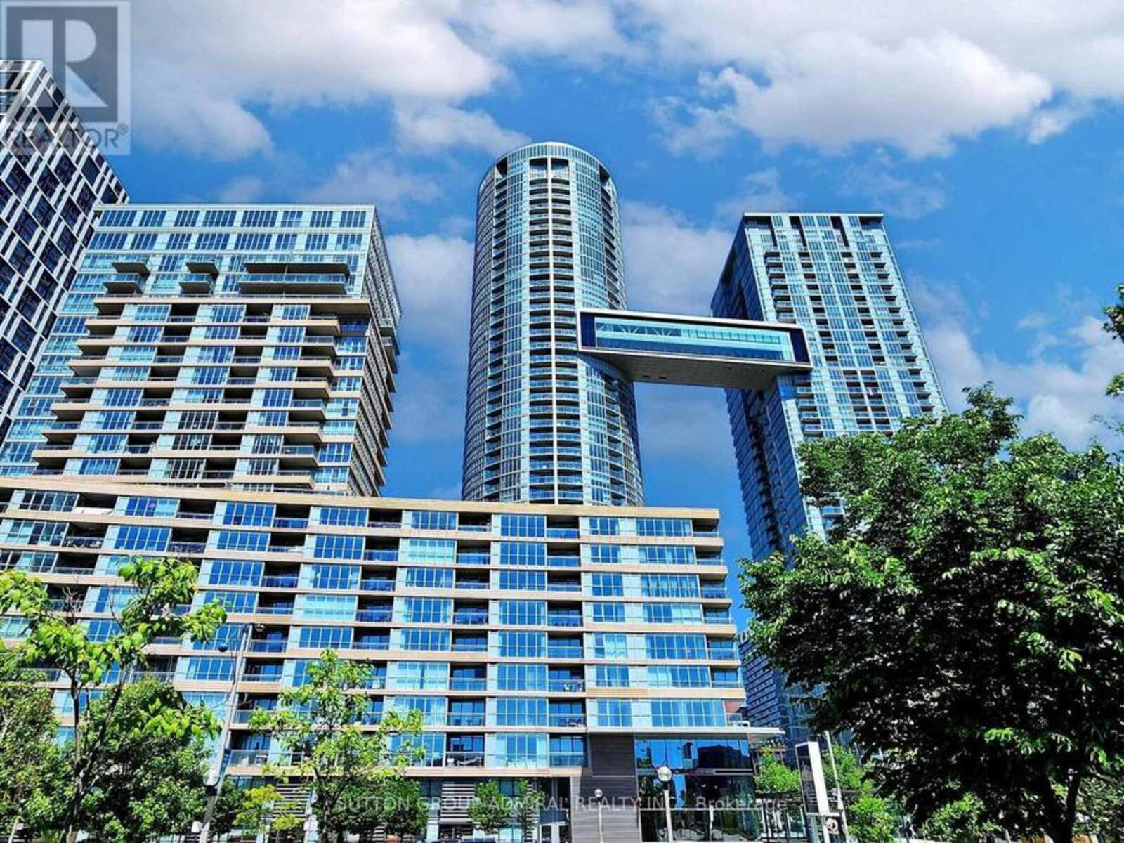 1710 - 21 ICEBOAT TERRACE, Toronto, Ontario M5V 4A5