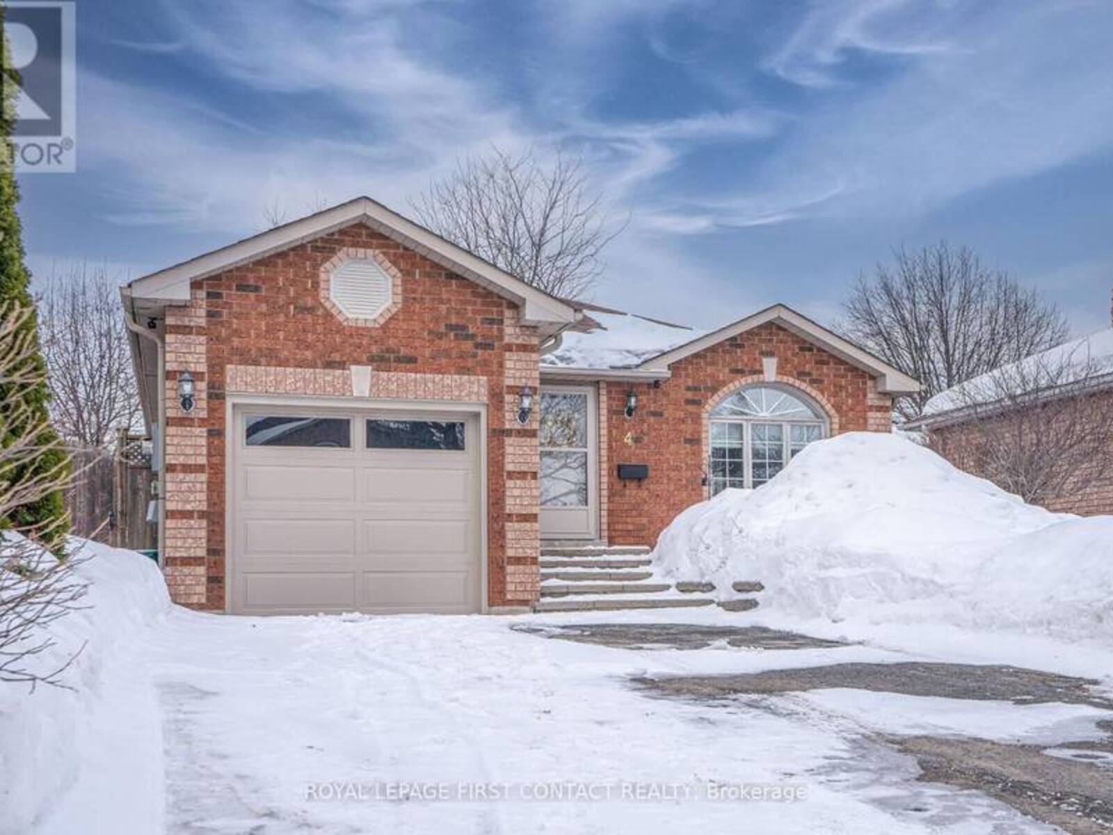 4 IRISH LANE, Barrie, Ontario L4M 6H8