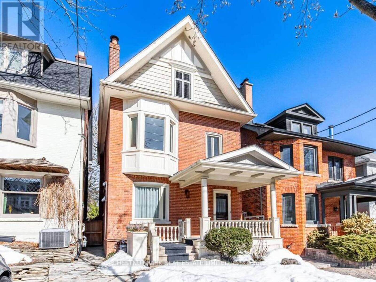 46 DUGGAN AVENUE, Toronto, Ontario M4V 1Y2