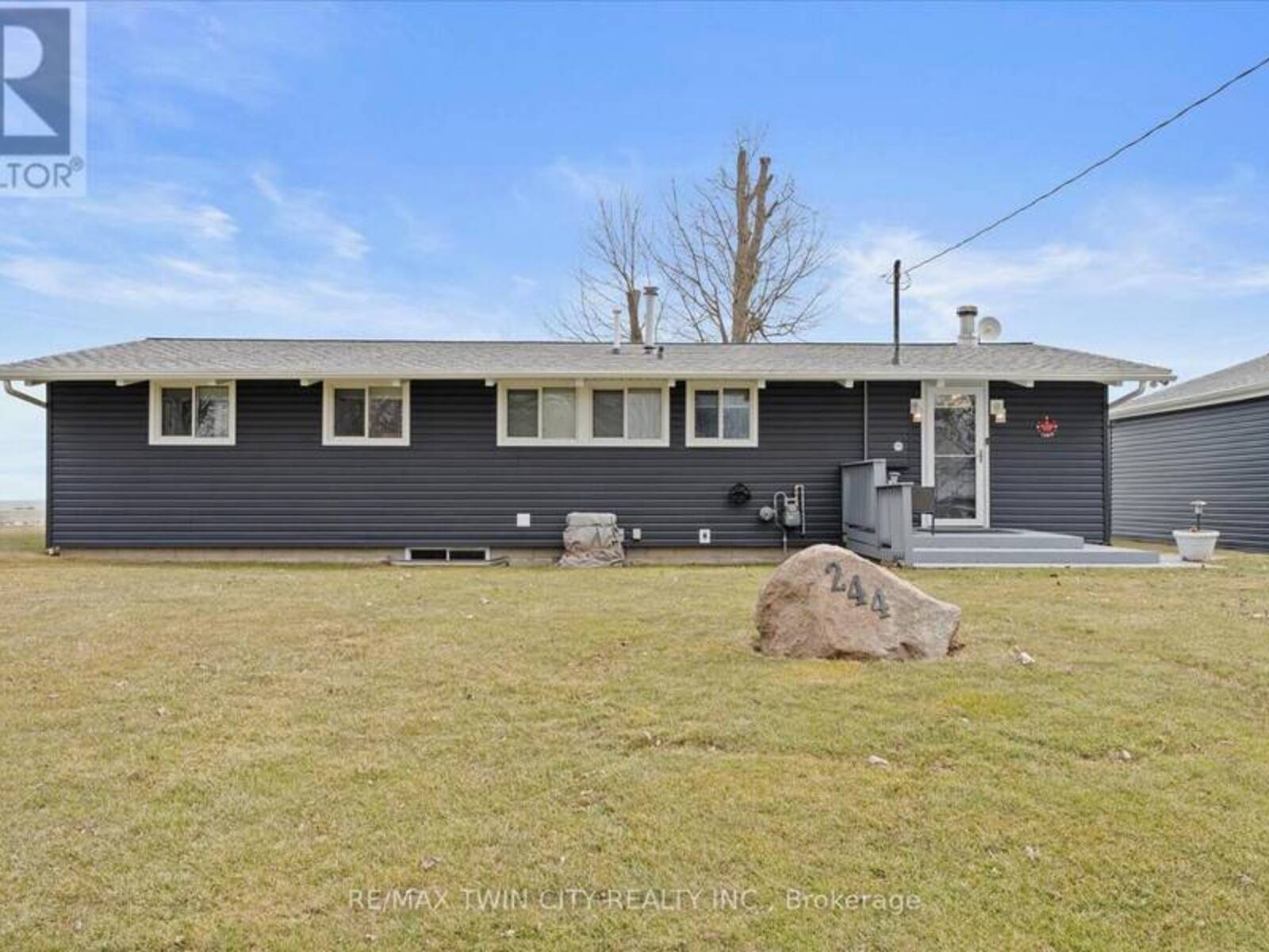 244 COTTERIE PARK, Leamington, Ontario N0P 2P0