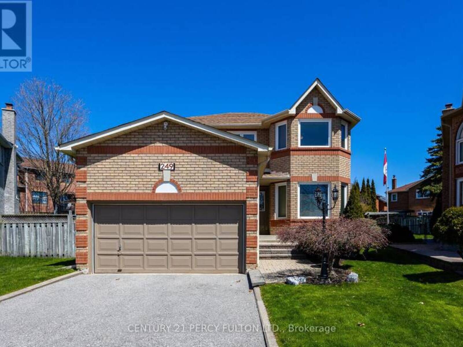 249 MOSSBROOK SQUARE, Pickering, Ontario L1V 6P9