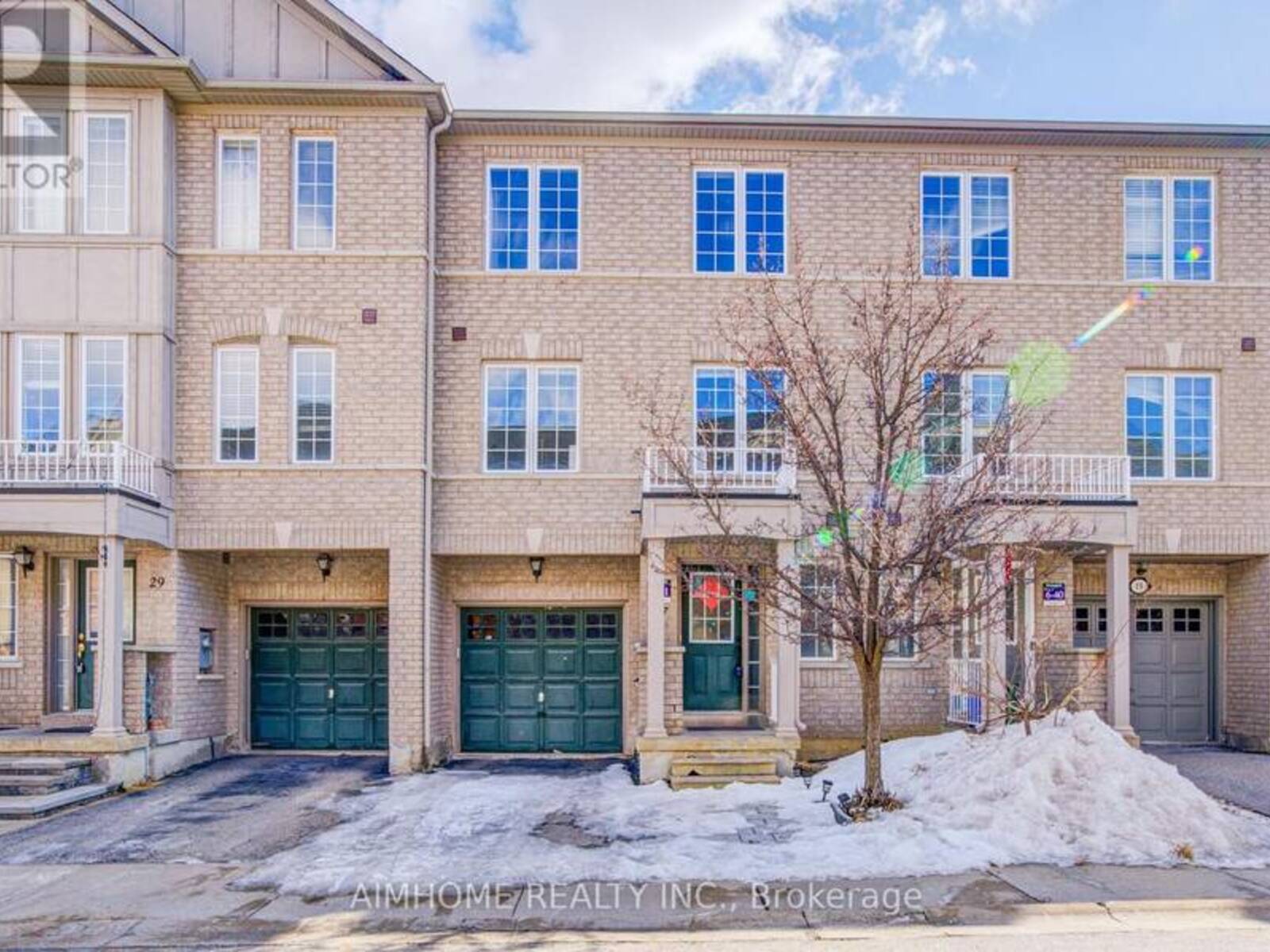 27 WARRINGTON WAY, Markham, Ontario L6C 0B9