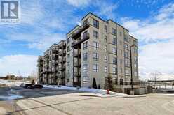 406 - 299 CUNDLES ROAD E | Barrie Ontario | Slide Image One