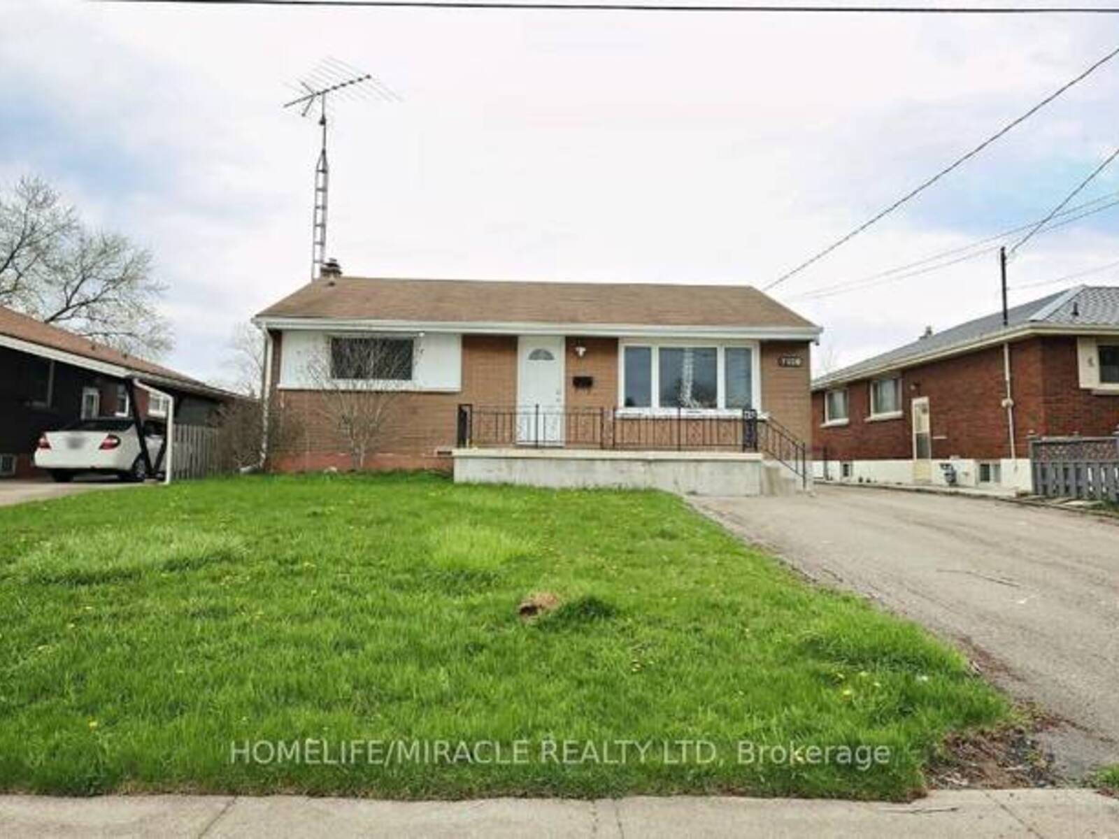 7150 DOUGLAS CRESCENT, Niagara Falls, Ontario L2G 3C4