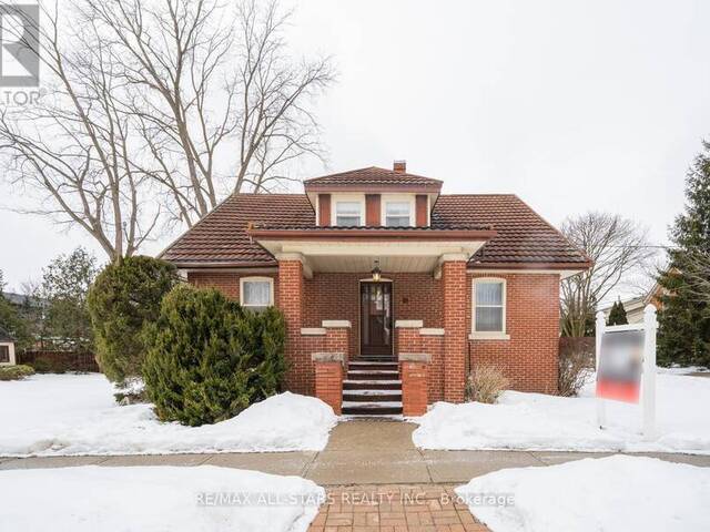 18 CHARLES STREET Whitchurch-Stouffville Ontario, L4A 1B7 - 4 Bedrooms Home For Sale