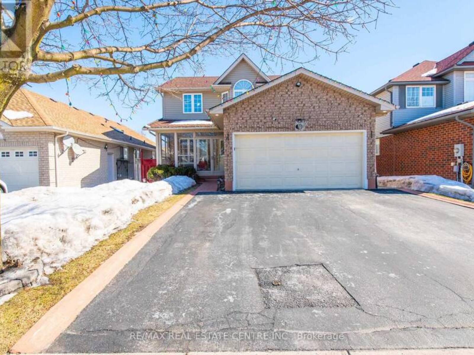 11 COUNTRY CLUB DRIVE, Cambridge, Ontario N1T 1Y9