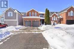 46 SILVERSTONE CRESCENT | Georgina Ontario | Slide Image Three