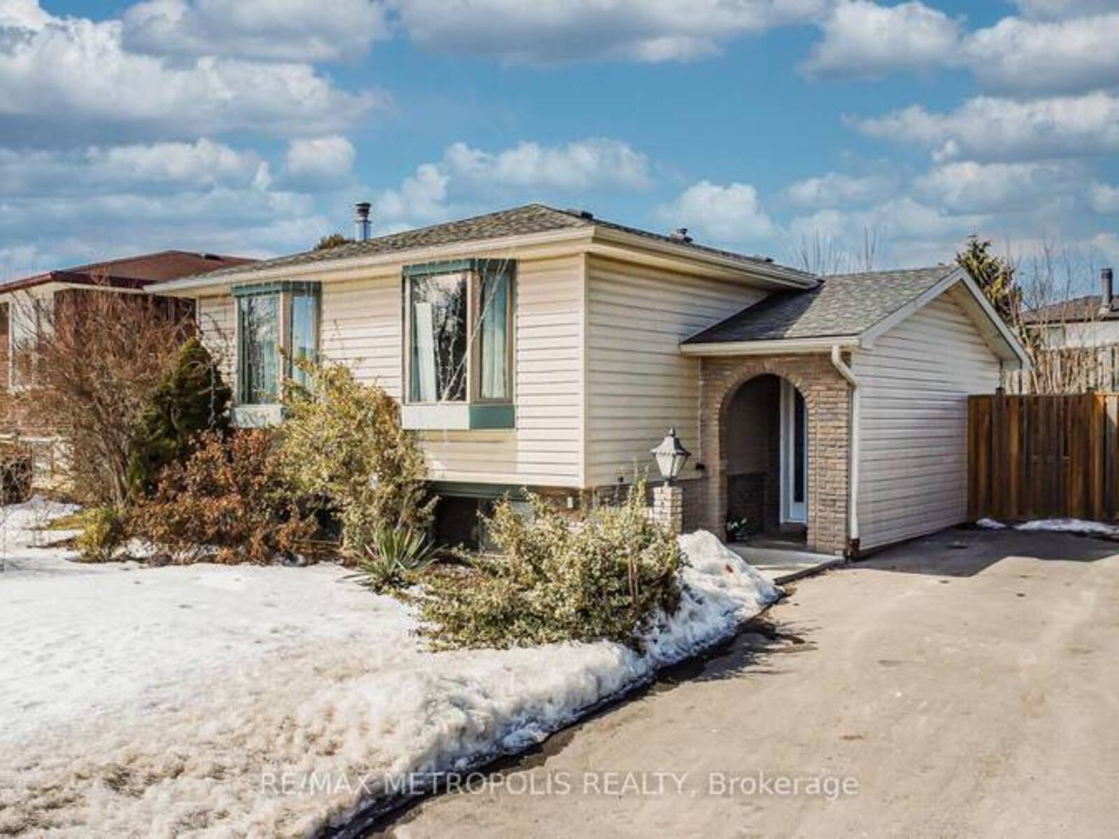 280 CRANBROOK DRIVE, Hamilton, Ontario L9C 4T3