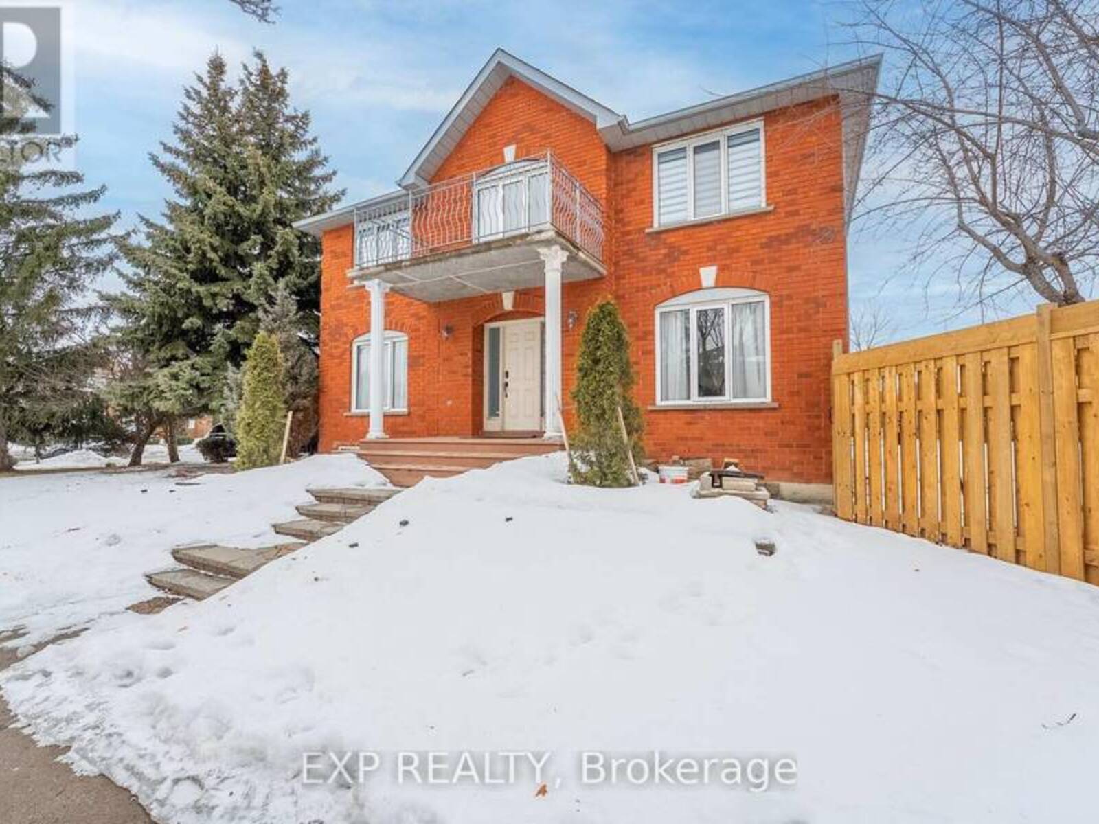 168 CHANCELLOR DRIVE, Vaughan, Ontario L4L 7N4