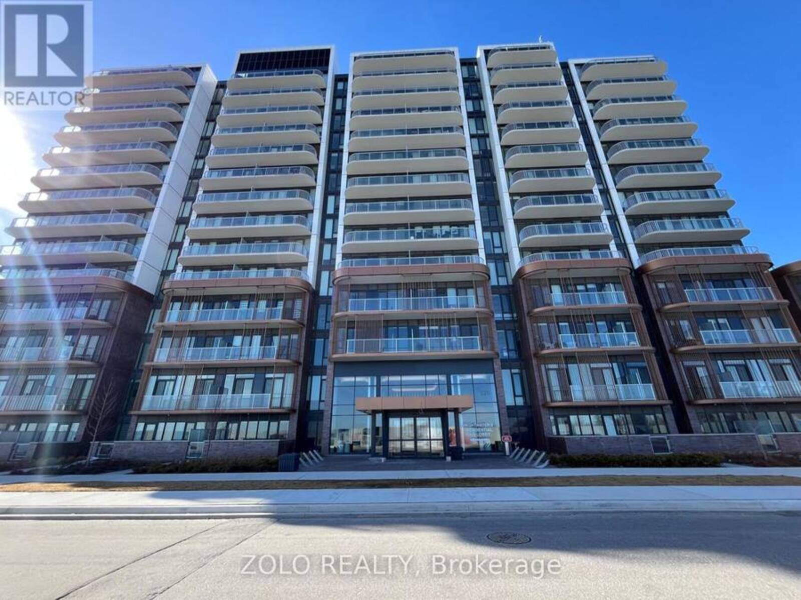 617 - 220 MISSINNIHE WAY, Mississauga, Ontario L5H 1G5