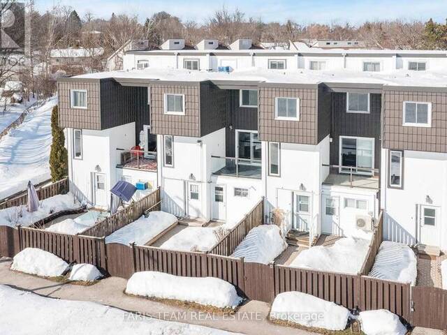 14 - 40 VICTORIA CRESCENT Orillia Ontario, L3V 6N6 - 3 Bedrooms Condo For Sale