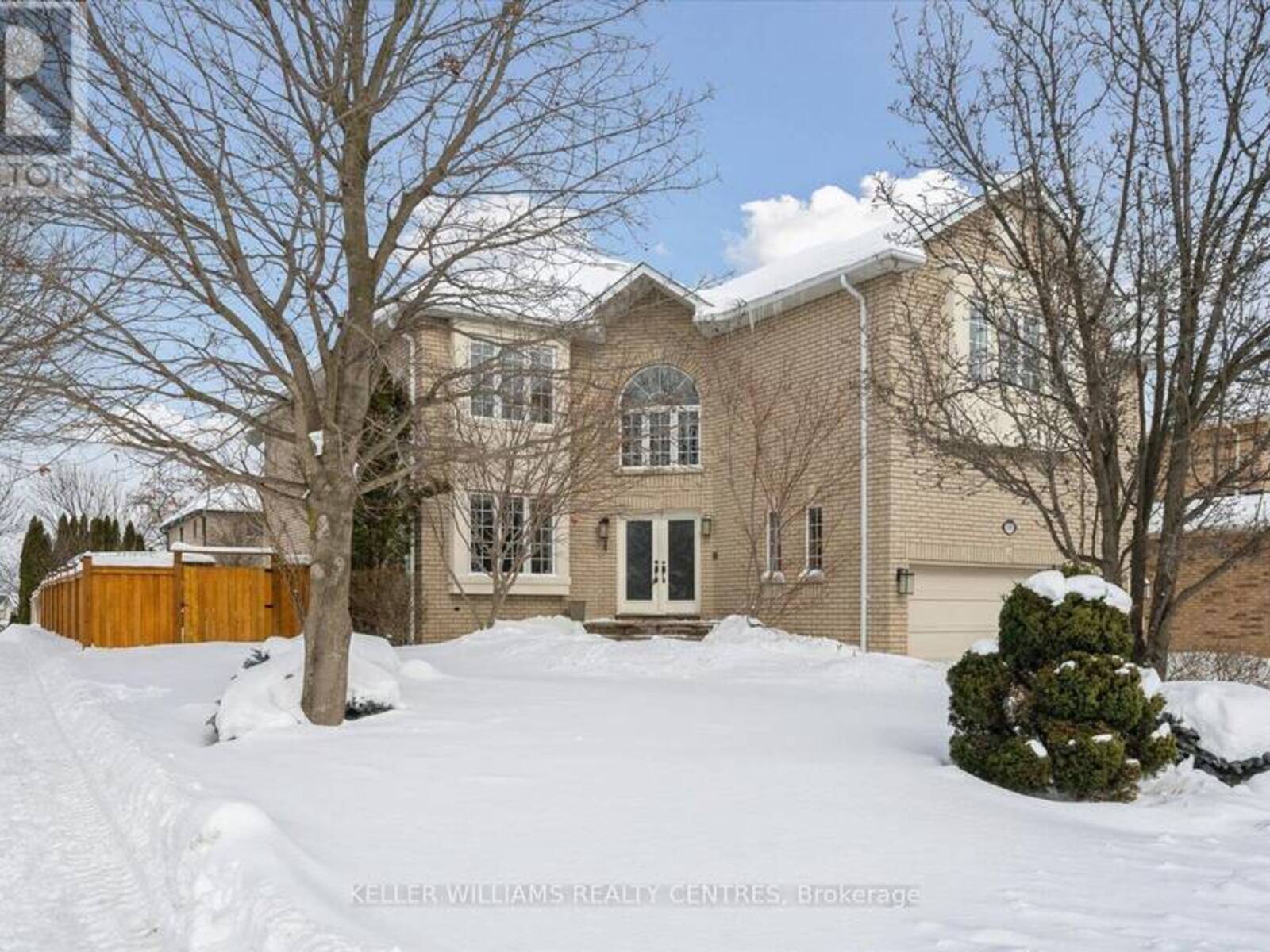 135 SANIBEL CRESCENT, Vaughan, Ontario L4J 8K7