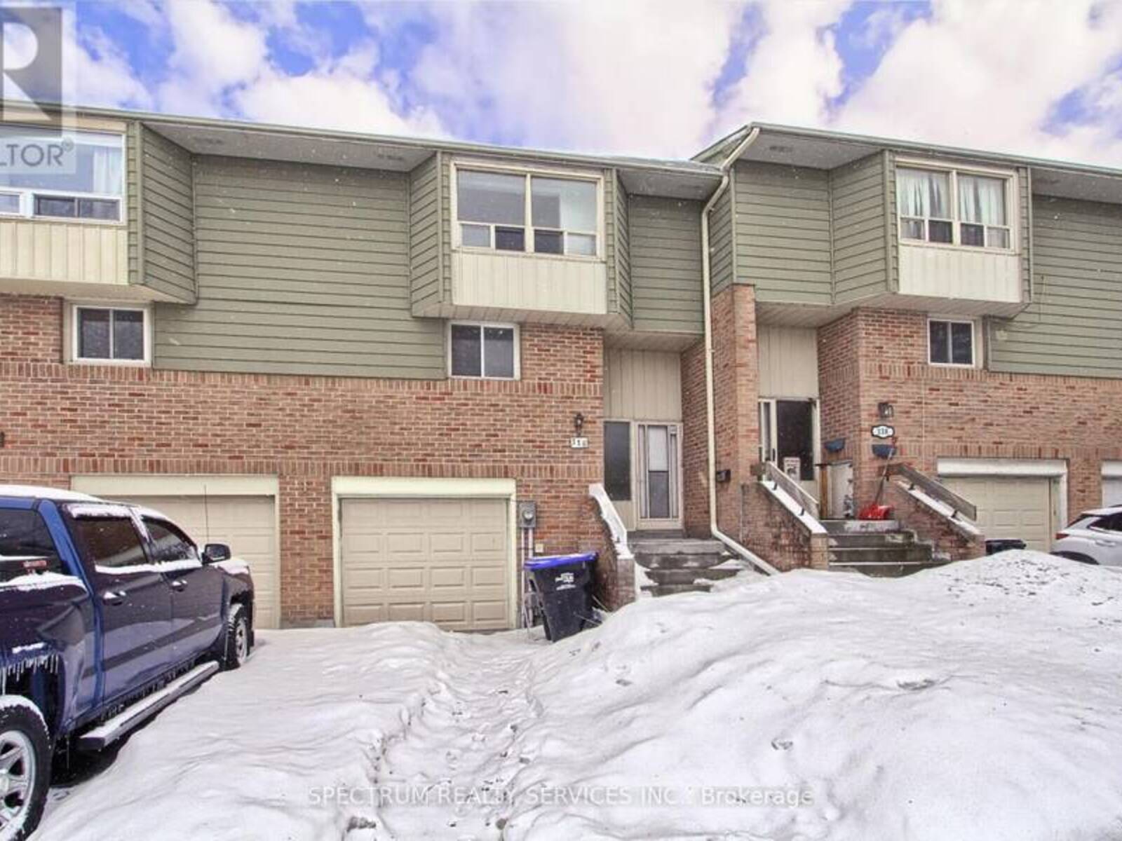 30 - 116 DEER RUN CRESCENT, Bradford West Gwillimbury, Ontario L3Z 1N2