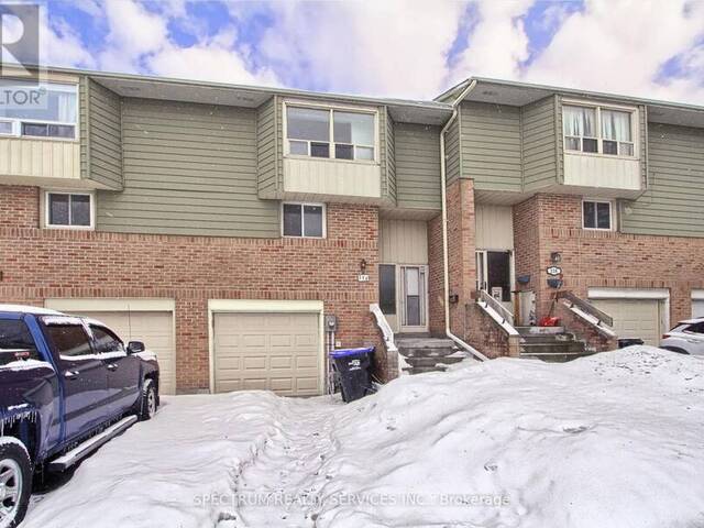 30 - 116 DEER RUN CRESCENT Bradford West Gwillimbury Ontario, L3Z 1N2 - 4 Bedrooms Condo For Sale