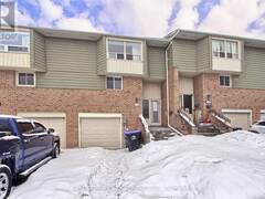 30 - 116 DEER RUN CRESCENT Bradford West Gwillimbury Ontario, L3Z 1N2