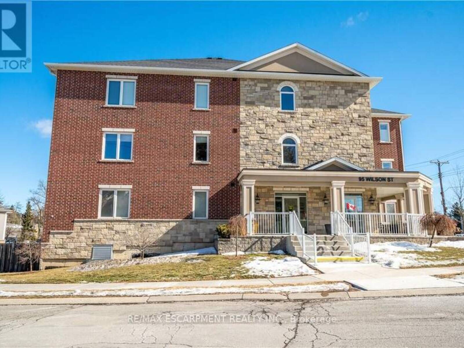 204 - 95 WILSON STREET W, Ancaster, Ontario L9G 1N1