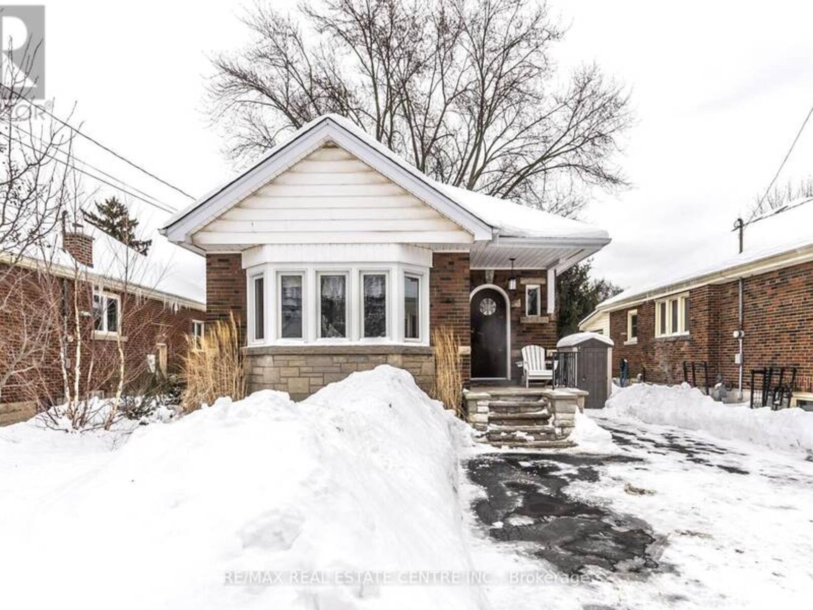 46 KENMORE ROAD, Hamilton, Ontario L8S 3T7