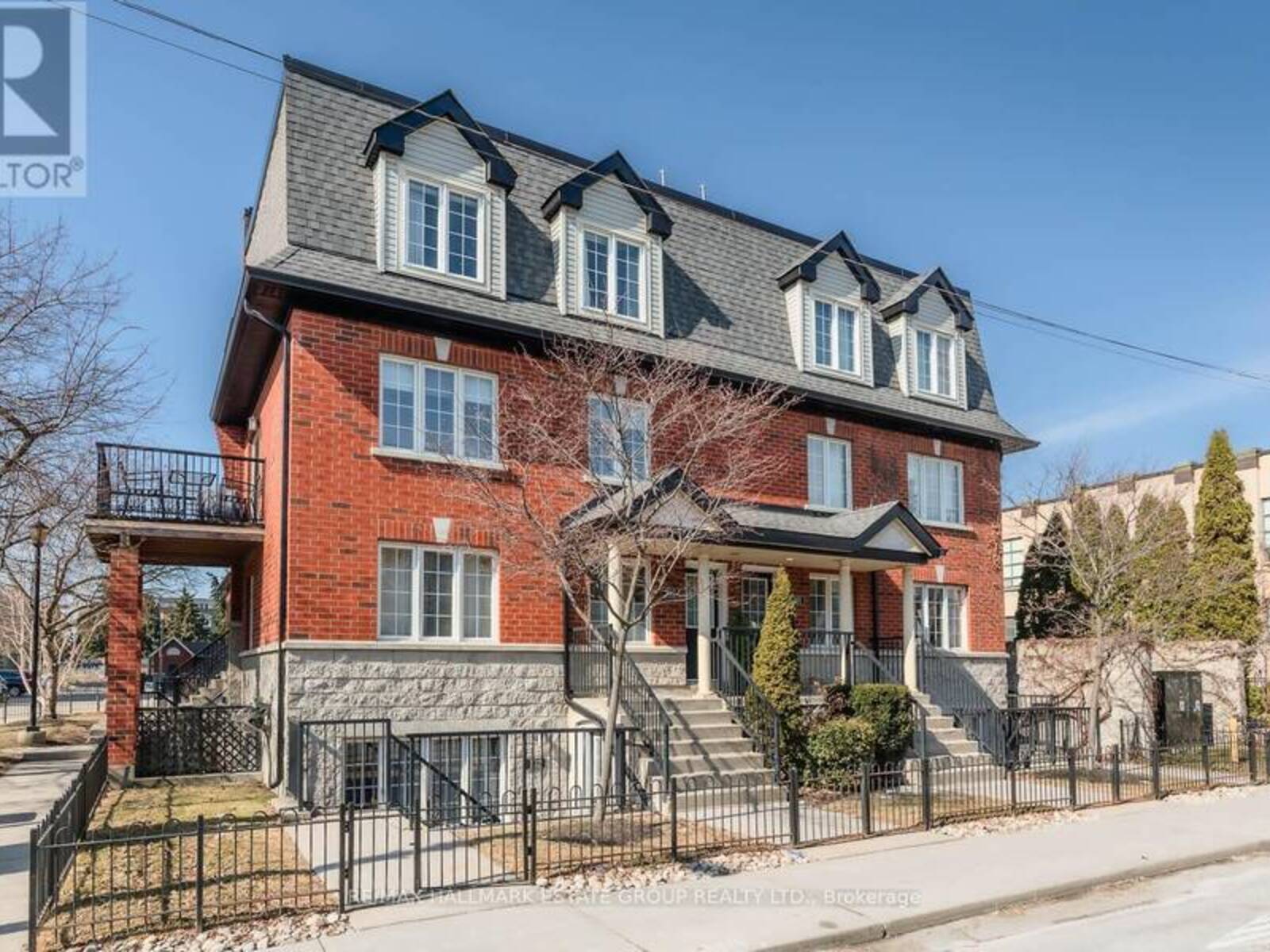 202 - 262 ST HELENS AVENUE, Toronto, Ontario M6H 4A4