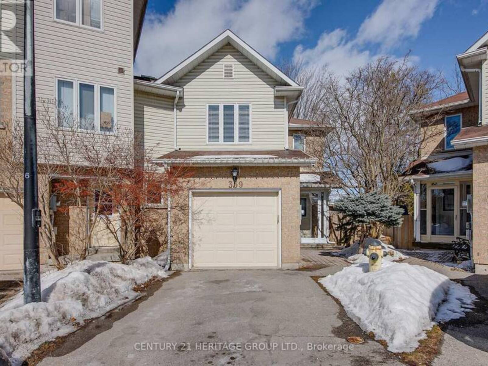 359 RIDDELL COURT, Newmarket, Ontario L3Y 8M8