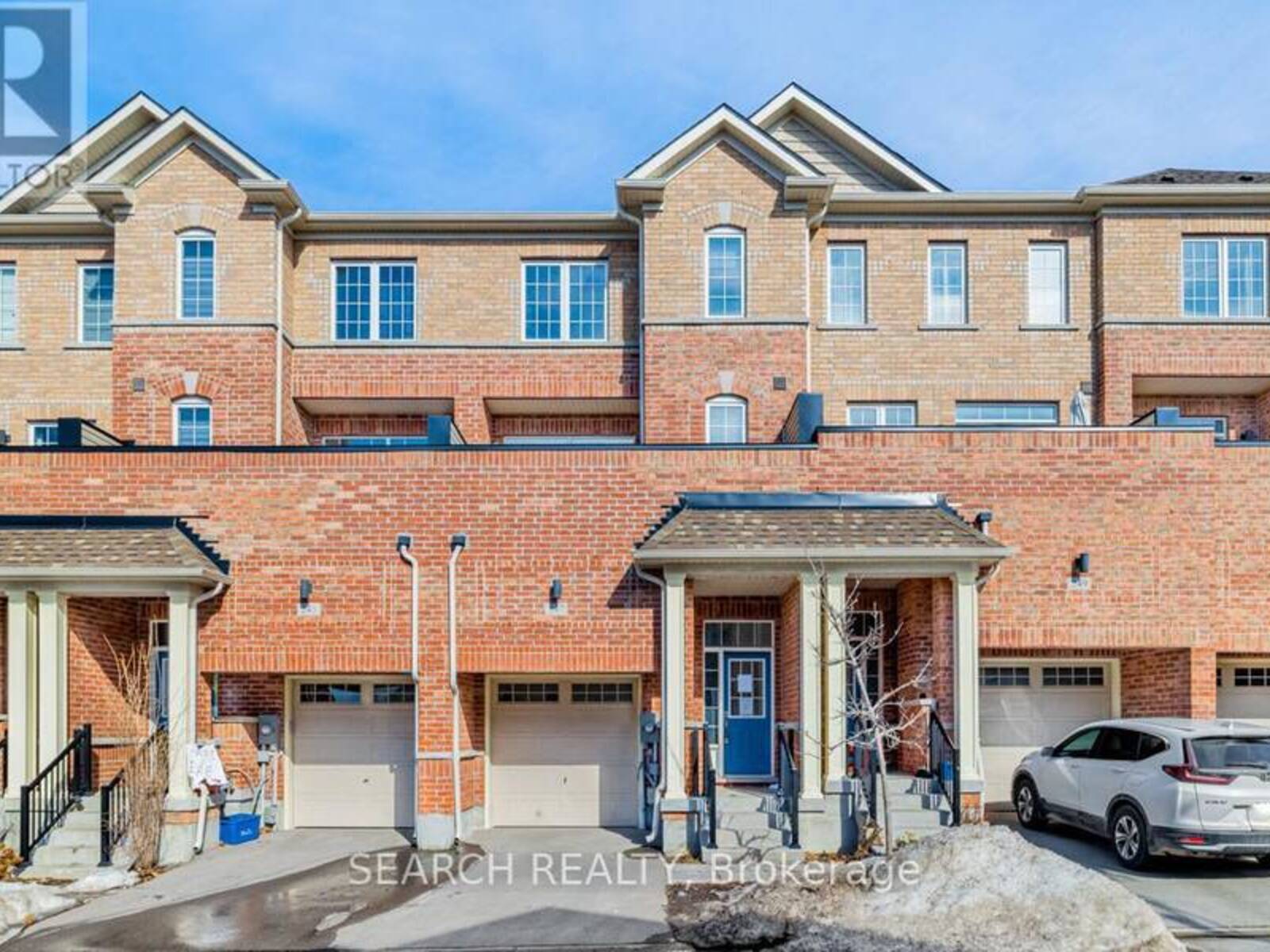 247 HARDING PARK STREET, Newmarket, Ontario L3Y 0E3