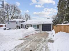 53 ROSLYN ROAD Barrie Ontario, L4M 2X5