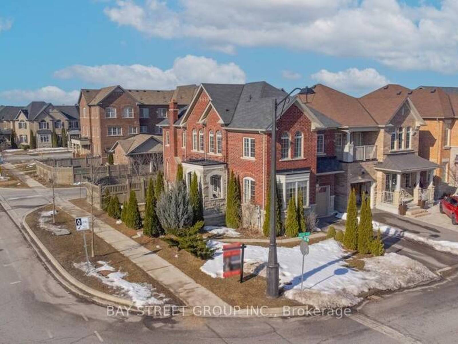 2 PELEE AVENUE, Vaughan, Ontario L4H 3Y2