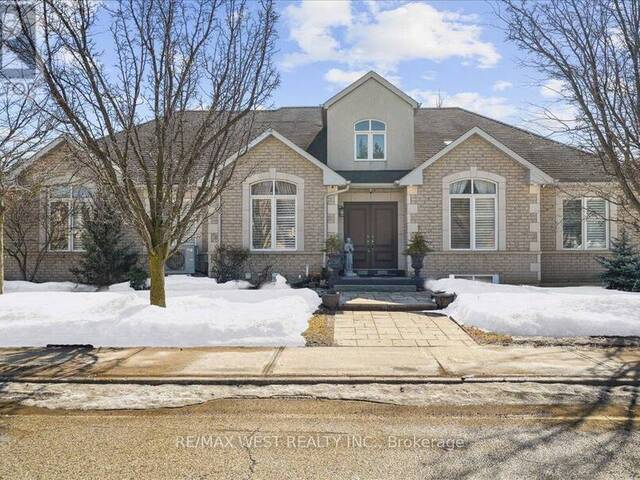 2 BROOKGREENE CRESCENT Richmond Hill Ontario, L4C 9W5 - 6 Bedrooms Home For Sale