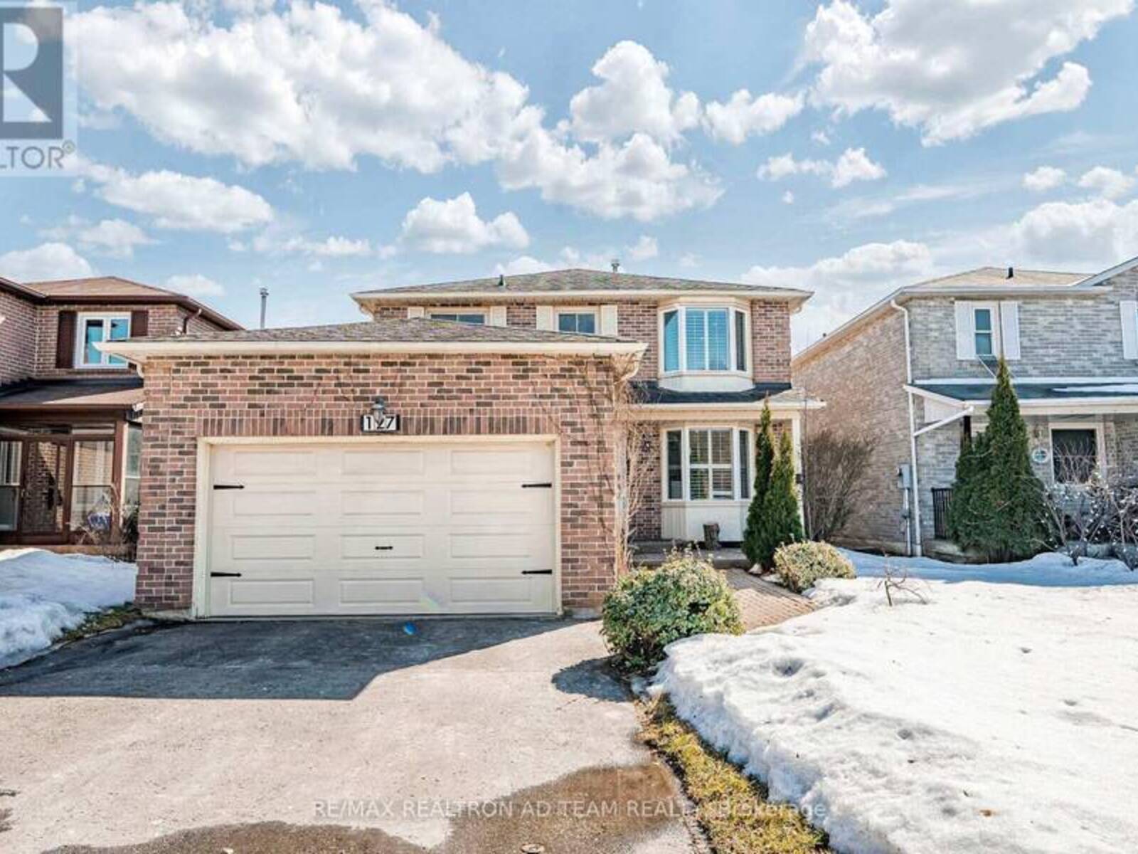 127 LARGE CRESCENT, Ajax, Ontario L1T 2S5