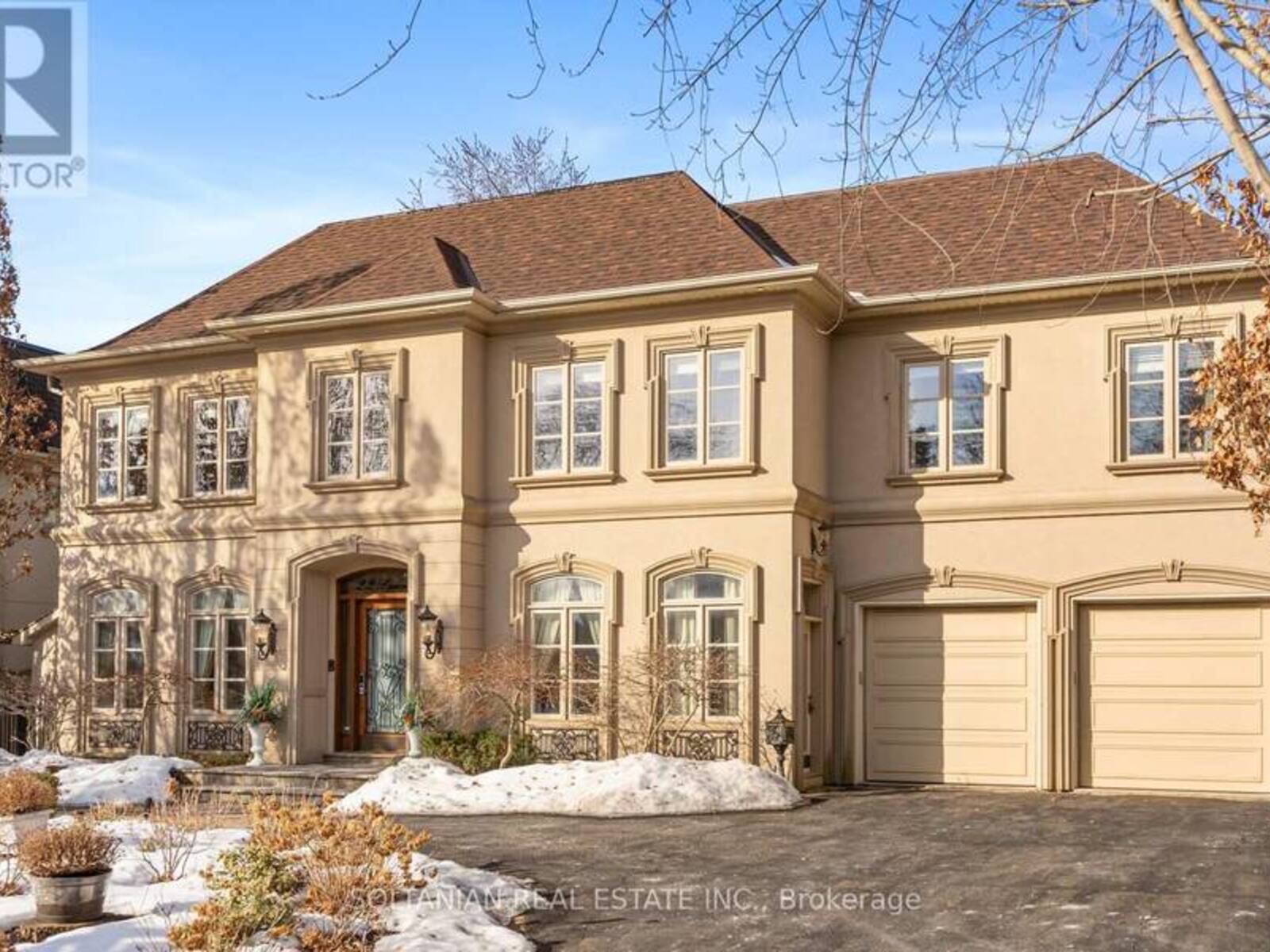 22 LEACROFT CRESCENT, Toronto, Ontario M3B 2G6