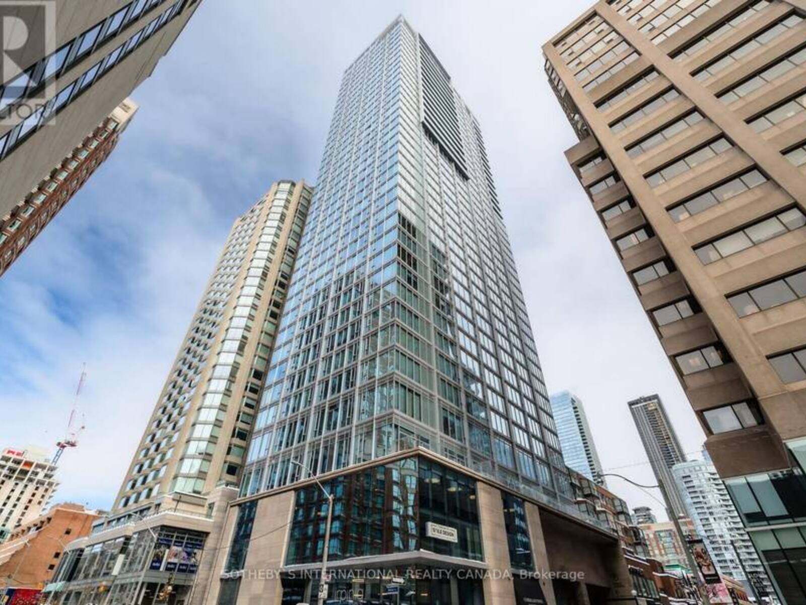 3001 - 200 CUMBERLAND STREET, Toronto, Ontario M5R 0B7